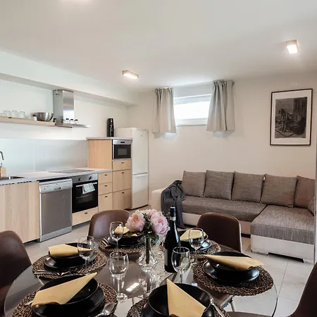 Oak Residents Apartment Siófok